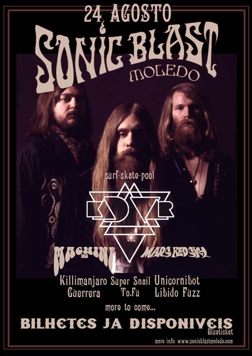 Sol , praia, surf, skate, vibrações graves e psicadélicas, guitarras pesadas, piscina e muito flow