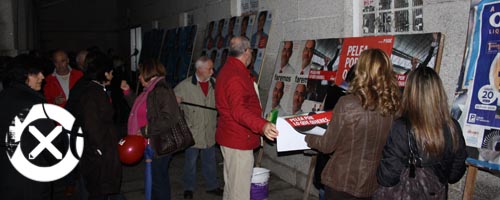 Asistimos a la pegada de carteles en A Guarda y Tomiño