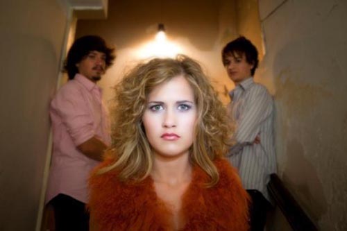 A banda -Rit&cências- vai estar em Vila Nova de Cerveira no próximo dia 27, para um concerto em que será feita a apresentação do álbum -A Clepsidra-. O grupo pop-rock é a atração principal de um espetáculo que vai durar mais de duas horas.