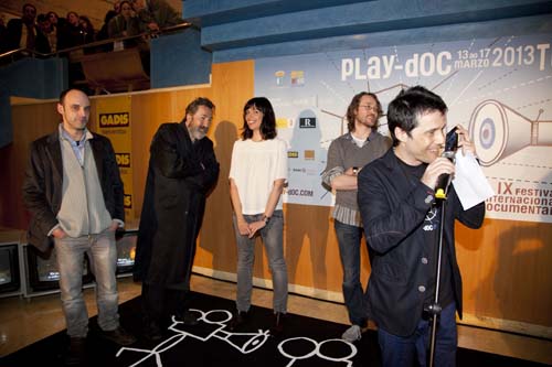 Los miembros del jurado, Nick Bradshaw, Hans Hurch and Luis Miguel Oliveira, han decidido otorgar el premio Play-Doc 2013 a Sophia´s Last Ambulance.