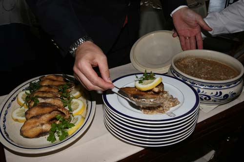 No fim de semana de 3 a 5 de maio a gastronomia tradicional, onde imperam o sável e o biscoito de milho, junta-se ao lazer, à arte e à música para proporcionar dois dias imperdíveis