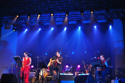 Será hoxe mércores, véspera da Revoluçao dos Cravos