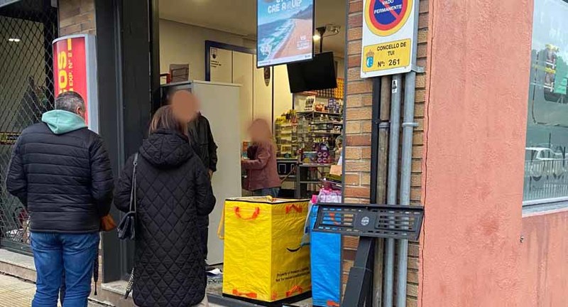  Cuatro encapuchados roban una furgoneta en Tomi�o y la usan para alunizajes en Tui y Salvaterra 