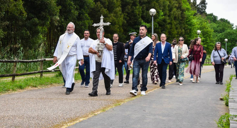  Valen�a y Tomi�o vuelven a unirse en el Lan�o da Cruz, s�mbolo de identidad transfronteriza 