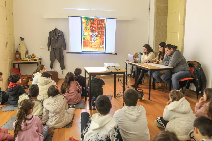 Melgaco acerc� la historia del contrabando a los ni�os del ATL de la Santa Casa da Miseric�rdia