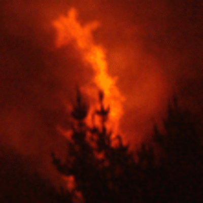 UN INCENDIO FORESTAL AFECTOU DURANTE A PASADA NOITE A MOUGS EN OIA