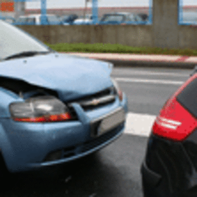 DOS TURISMOS COLISIONAN POR ALCANCE EN LA PO-552 A SU PASO POR A GUARDA