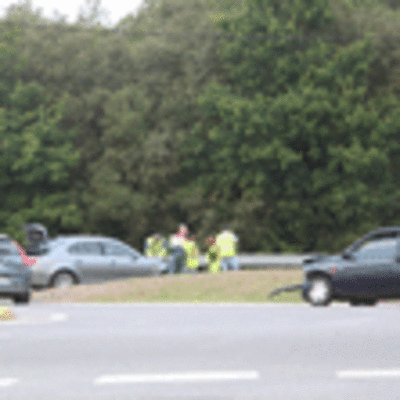 COLISIN ENTRE DOS TURISMOS EN LA ROTONDA DEL TAMUXE EN LA PO-552 EN O ROSAL