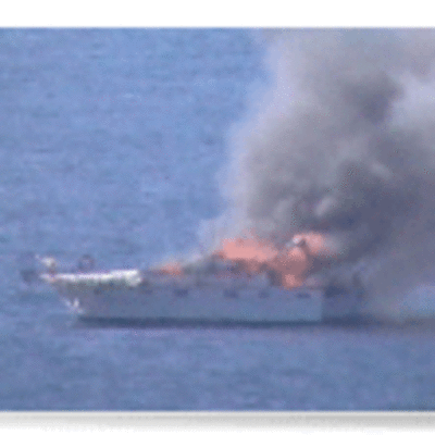 RESCATADOS DOS TRIPULANTES DE UNA EMBARCACIN DE RECREO QUE SE INCENDI EN LA COSTA DE A GUARDA