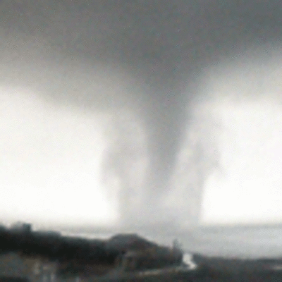 ESPECIAL - UN TORNADO OCASIONA DIVERSOS DESPERFECTOS MATERIALES EN A GUARDA