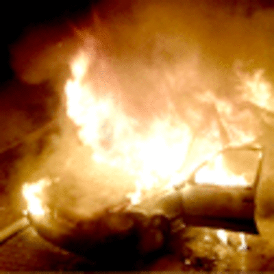 UNA PERSECUCIN POLICIAL ACABA CON UN VEHCULO CALCINADO EN A GUARDA