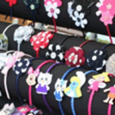 ESPECIAL - A PRAZA DO CALVARIO ACOLLEU UNHA FEIRA DE ARTESANA DURANTE A PASADA FIN DE SEMANA