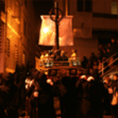 ESPECIAL - PROCESIN DO SANTO ENTERRO PASADA POR AUGA NA GUARDA