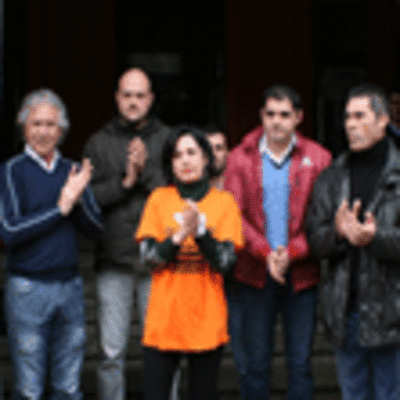 ESPECIAL - PECHE SIMBLICO DE PARTE DAS DEPENDENCIAS MUNICIPAIS DE TOMIO EN APOIO S AFECTADOS POLAS PREFERENTES E SUBORDINADAS DO BAIXO MIO