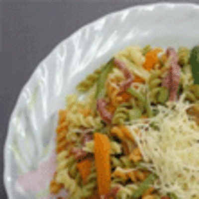 RECETA: PASTA SALTEADA CON VERDURAS Y JAMN SERRANO