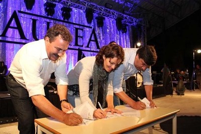 VILAR DE MOUROS 2014: PROTOCOLO FOI ASSINADO NO PALCO DO CASAL