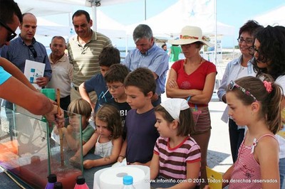 ESPECIAL - A GUARDA ACOLLE A ACTIVIDADE MEDIOAMBIENTAL -MERGLLATE NO OCANO- CAMPUS DO MAR