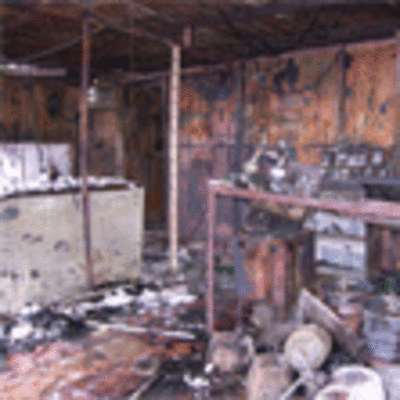 UN INCENDIO CALCINA POR COMPLETO UN BAR NA PRAIA FLUVIAL DE GOIAN EN TOMIO