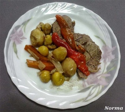 RECETA: JARRETE DE TERNERA CON CASTAAS Y VERDURAS AL HORNO
