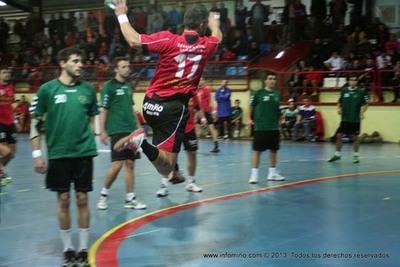 ESPECIAL - O MECALIA ATL NOVAS BALONMN AFIANZA O SEU LIDERATO TRALO PARTIDO CONTRA O BM LUCEROS