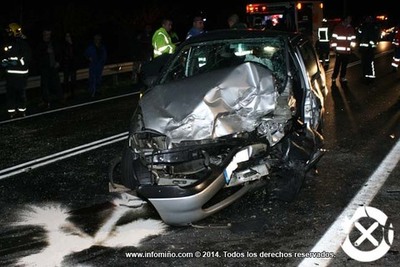 COLISIN FRONTAL ENTRE DOUS TURISMOS NA PO-552 EN AMORN-TOMIO