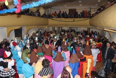 BAILES DE CARNAVAL DA SIRA PROMETEM NOITES MGICAS COM MUITA ANIMAO
