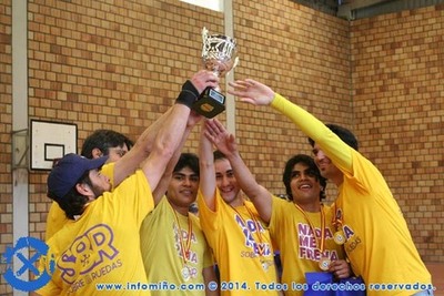 ESPECIAL O EQUIPO -SOBRE 8 RUEDAS- FAISE CO PRIMEIRO POSTO DA FINAL 2 DA LIGA STREET HOCKEY CELEBRADA NA GUARDA