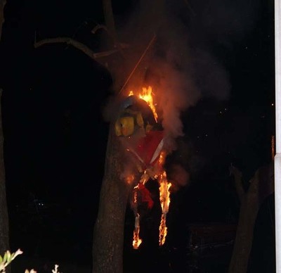 TESTAMENTO DA QUEIMA DE JUDAS EXALTOU QUE -AT DO OUTRO LADO, ALGUM VEIO AJUDAR- NESTE RITO FADADO 