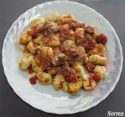RECETA: OQUIS CASEROS CON CARNE