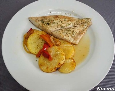 RECETA: PALOMETA AL HORNO CON PATATAS 
