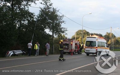 UN FERIDO LEVE TRAS SARSE DA VA O SEU TURISMO EN FIGUEIR-TOMIO
