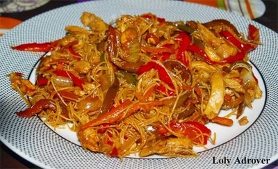 RECETA: FIDEOS DE ARROZ CHINOS CON POLLO Y VERDURAS