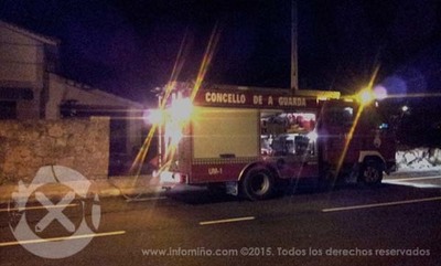O GES DE A GUARDA SOFOCA UN INCENDIO NO GARAXE DUNHA VIVENDA EN CAMPOSANCOS - A GUARDA