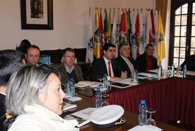 CMARAS DE VALENA A MATOSINHOS E ASSOCIAES DE PESCADORES REJEITAM LIMITAES  PESCA COM REDES DE DERIVA