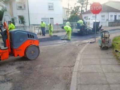 CONTINUAM AS OBRAS EM VALENA PARA MELHORAR SEGURANA DE ESTRADAS E CAMINHOS