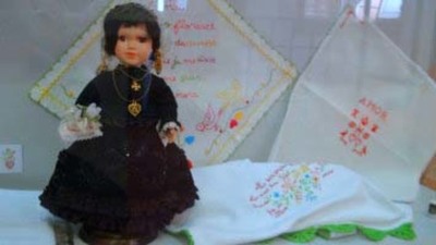 VALENA MOSTRA QUE BORDADOS ESTO NA MODA 