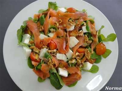 RECETA: ENSALADA DE CANONIGOS CON SALMON AHUMADO