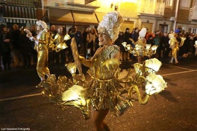 MAIS DE 700 MASCARADOS DESFILARAM EM CAMINHA NO MAIOR CORTEJO CARNAVALESCO DO ALTO MINHO