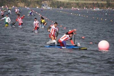 33 INTEGRANTES DEL KAYAK TUDENSE TOMARN PARTIDA EN EL CAMPEONATO GALLEGO DE PIRAGISMO DE INVIERNO