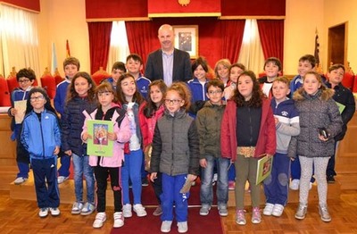 ALUMNOS DO COLEXIO MARISTAS VISITARON O CONCELLO DE TUI