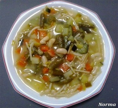 RECETA: SOPA DE VERDURAS CON ALUBIAS Y FIDEOS