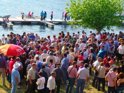 PSCOA SEM FRONTEIRAS EM VALENA CRUZ ATRAVESSOU O RIO MINHO DE BARCO