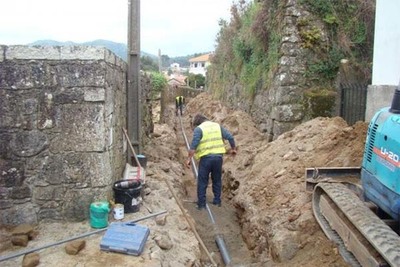 CMARA DE CAMINHA EST A RENOVAR A REDE DE ABASTECIMENTO DE GUA NA RUA DA BOALHEIRA EM SEIXAS
