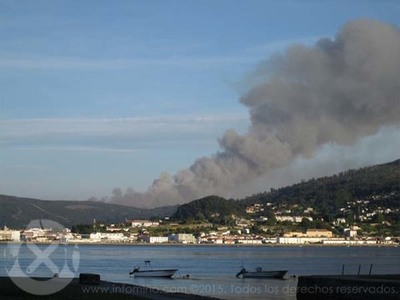 O INCENDIO DUNHA FURGONETA ORIXINA UN GRAN INCENDIO FORESTAL EN CAMINHA