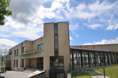 VALENA MODERNIZA PISCINA MUNICIPAL