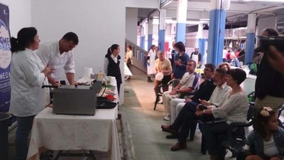 A PRAZA DE ABASTOS VIVE UNHA XORNADA FESTIVA CONMEMORANDO O DA EUROPEO DO MERCADO