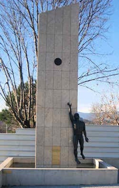 DIA DE PORTUGAL: AUTARQUIA REPE MEMORIAL AOS HERIS DE ULTRAMAR