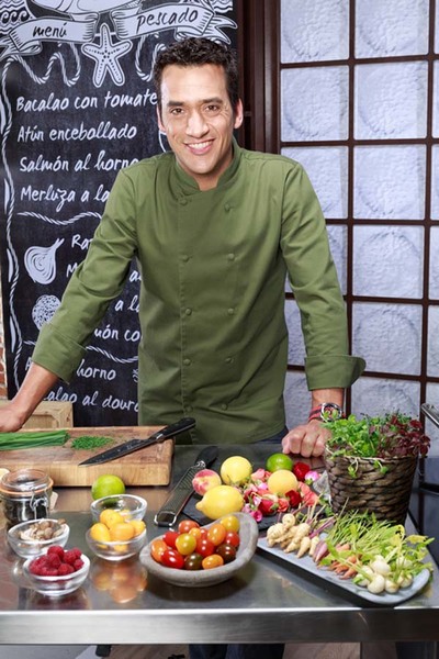 O COCIEIRO YAYO DAPORTA, PREGOEIRO DA XXV EDICIN DA FESTA DA LANGOSTA E COCIA MARIEIRA