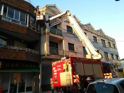 O DESPRENDEMENTO DUNHA CORNISA MOVILIZA S SERVIZOS DE EMERXENCIAS EN GOIN - TOMIO