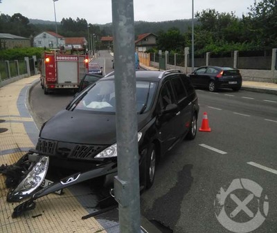 UNHA SADA DE VA DEIXA DAS PERSOAS FERIDAS NA EP-3302 NO ROSAL
